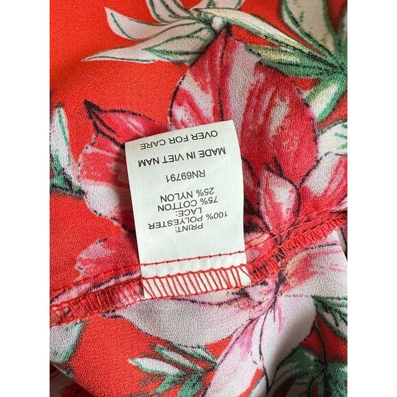 Fig & Flower Boho Floral Tie Blouse Size Large Lace Detail Red 3/4 Sleeves Flowy - Picture 7 of 9